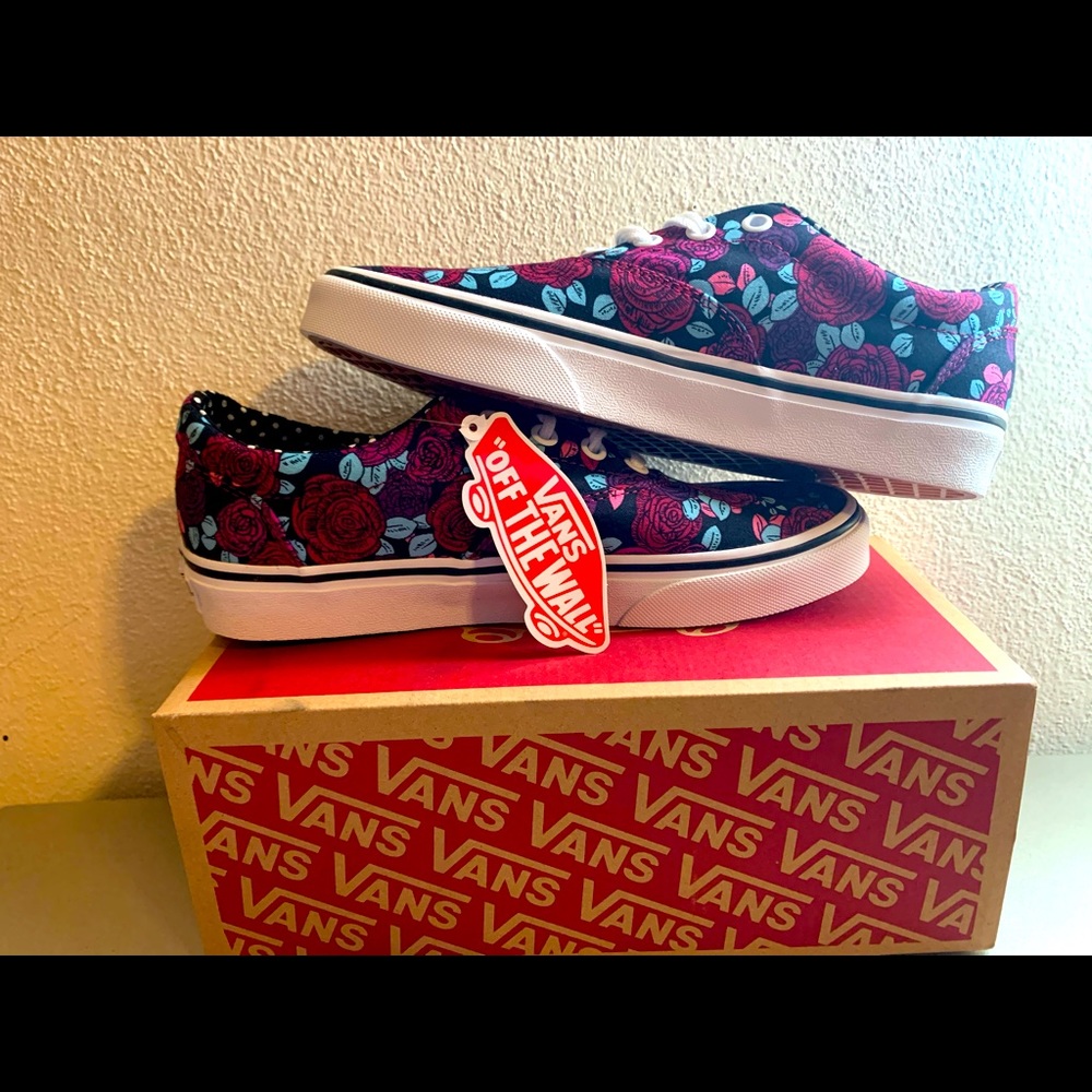 Vans - Picture 1 of 4